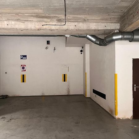 City Centre Garden Apartment With Parking Prag Dış mekan fotoğraf